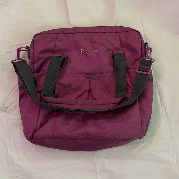 Sherpani Travel Bag - Picture 9 of 9